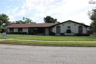 Building Photo - 4509 Kenwood St