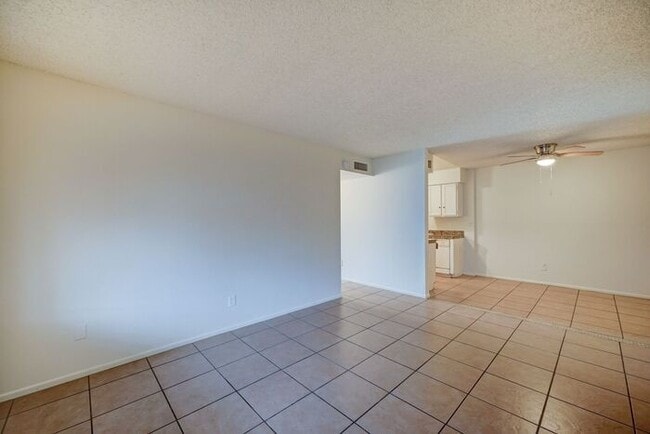 Foto del edificio - READY TO VIEW NOW! Adorable 2 Bath 1 Bed H...