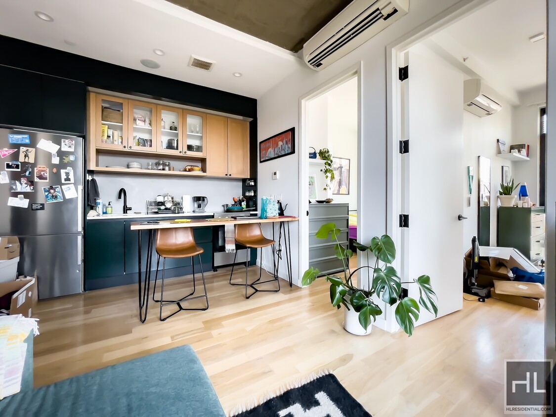 Primary Photo - Kent Avenue / 2-BED / 1-BA