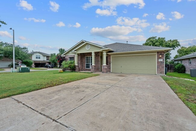 Building Photo - Immaculate 3 Bedroom, 2 Bath Home on Corne...