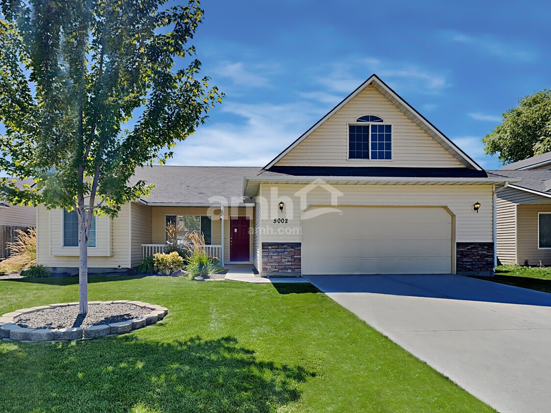 Primary Photo - 5002 Barkley Way