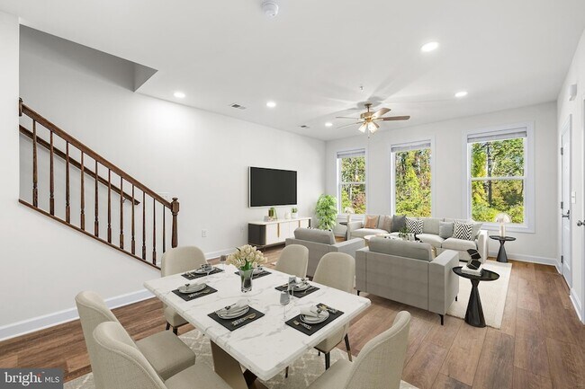 Foto del edificio - 900 Gilbert Rd