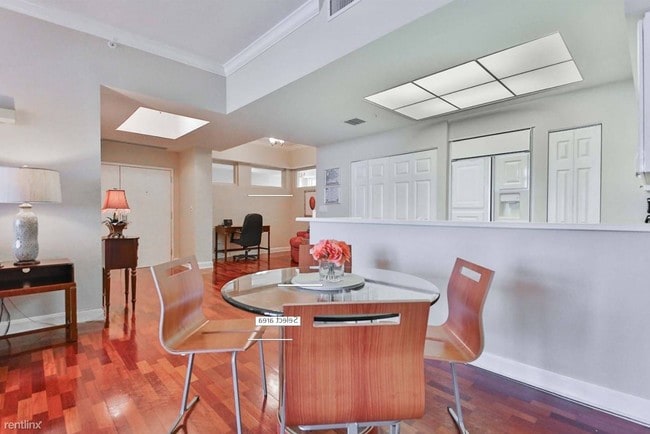 Building Photo - 1 br, 1 bath Condo - 1561 Euclid Ave Apt 3