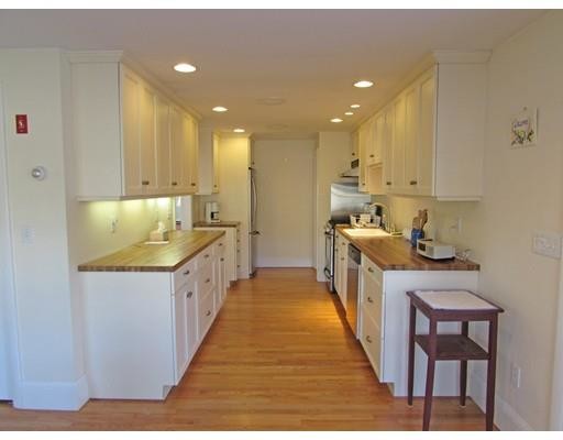 Building Photo - 11 Tobey Ln