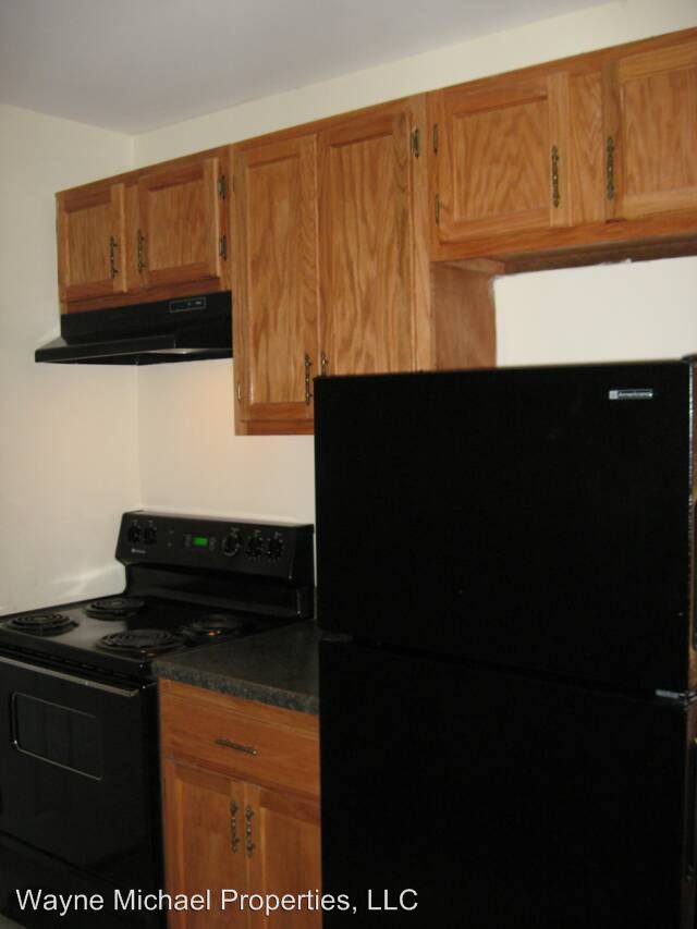 Building Photo - 310 S Broadway Park