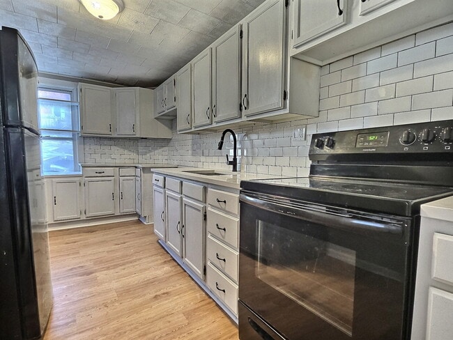 Foto del edificio - 1354 Cotton St