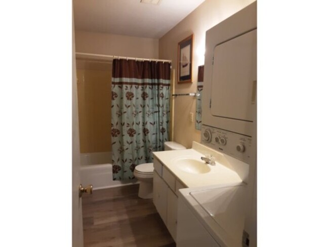 Building Photo - 7614-B Brewster Drive, Fayetteville, NC 28303