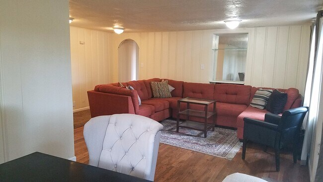 Foto del edificio - Beautiful Ranch-Style Home Near CU & Boulder Creek Path | Avail. August 1, 2026 (Pre-Lease)