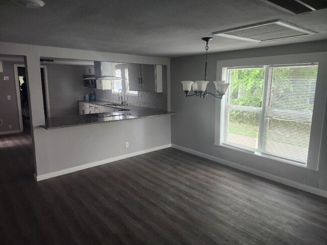 Foto del edificio - 714 E Lamar St