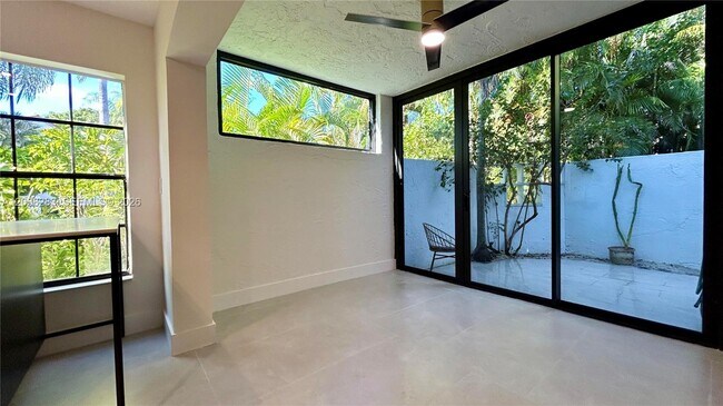 Foto del edificio - 20945 Bay Ct