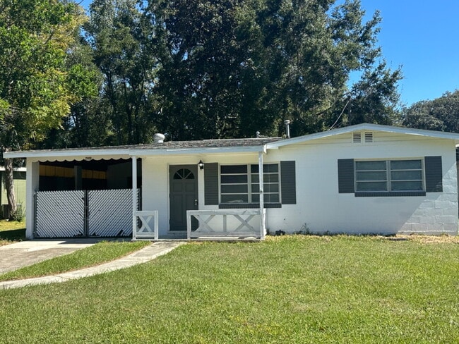 Building Photo - Cute 2 Bedroom, 1 Bathroom Single Family H...