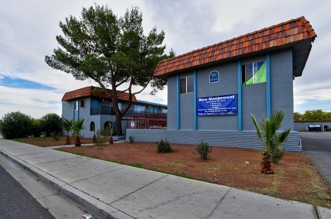 Building Photo - 1541 E Harmon Ave