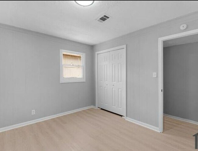 Building Photo - 2970 Armstrong Dr
