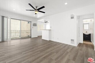 Building Photo - 612 Huntley Dr