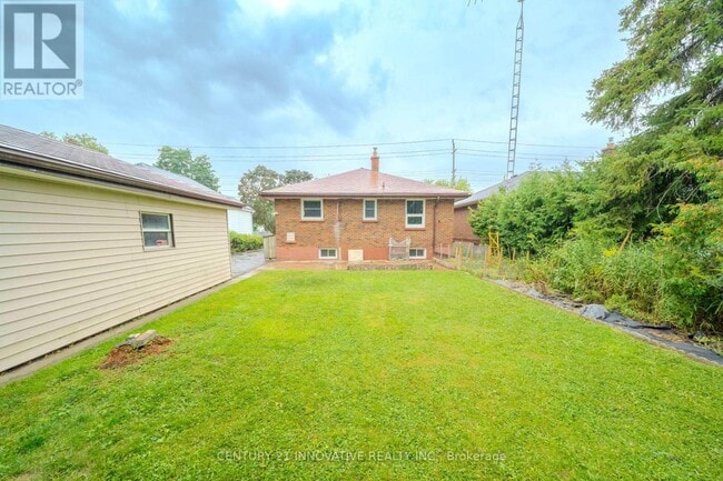 Building Photo - 179 Harmony Rd N