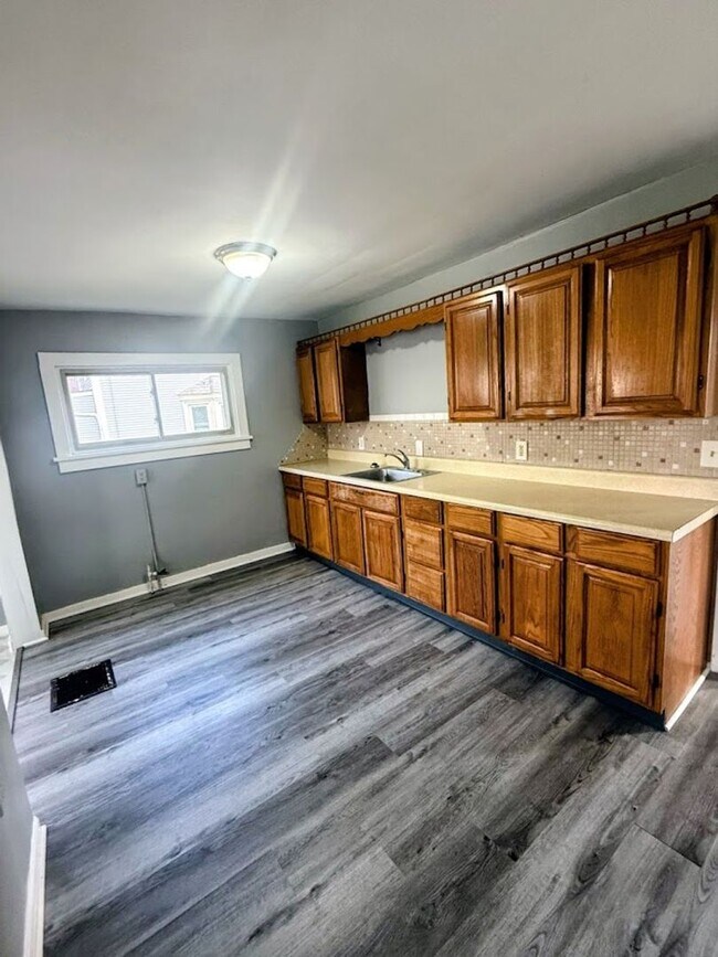 Foto del edificio - Spacious 4-Bedroom Home in North Canton – Prime Location