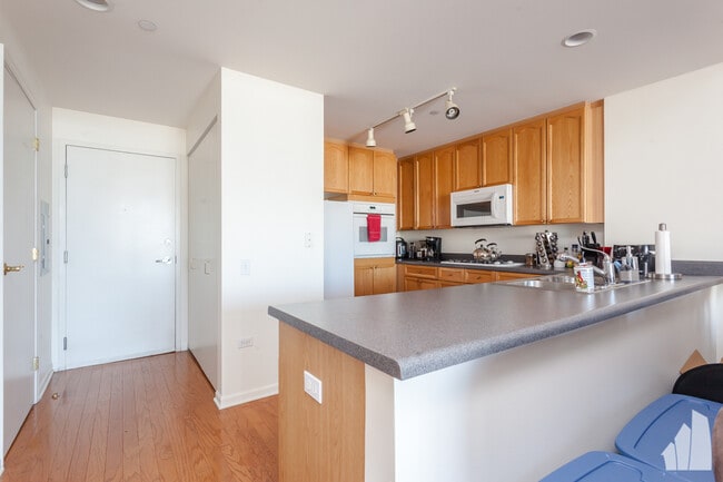 Building Photo - 1515 S Prairie Ave
