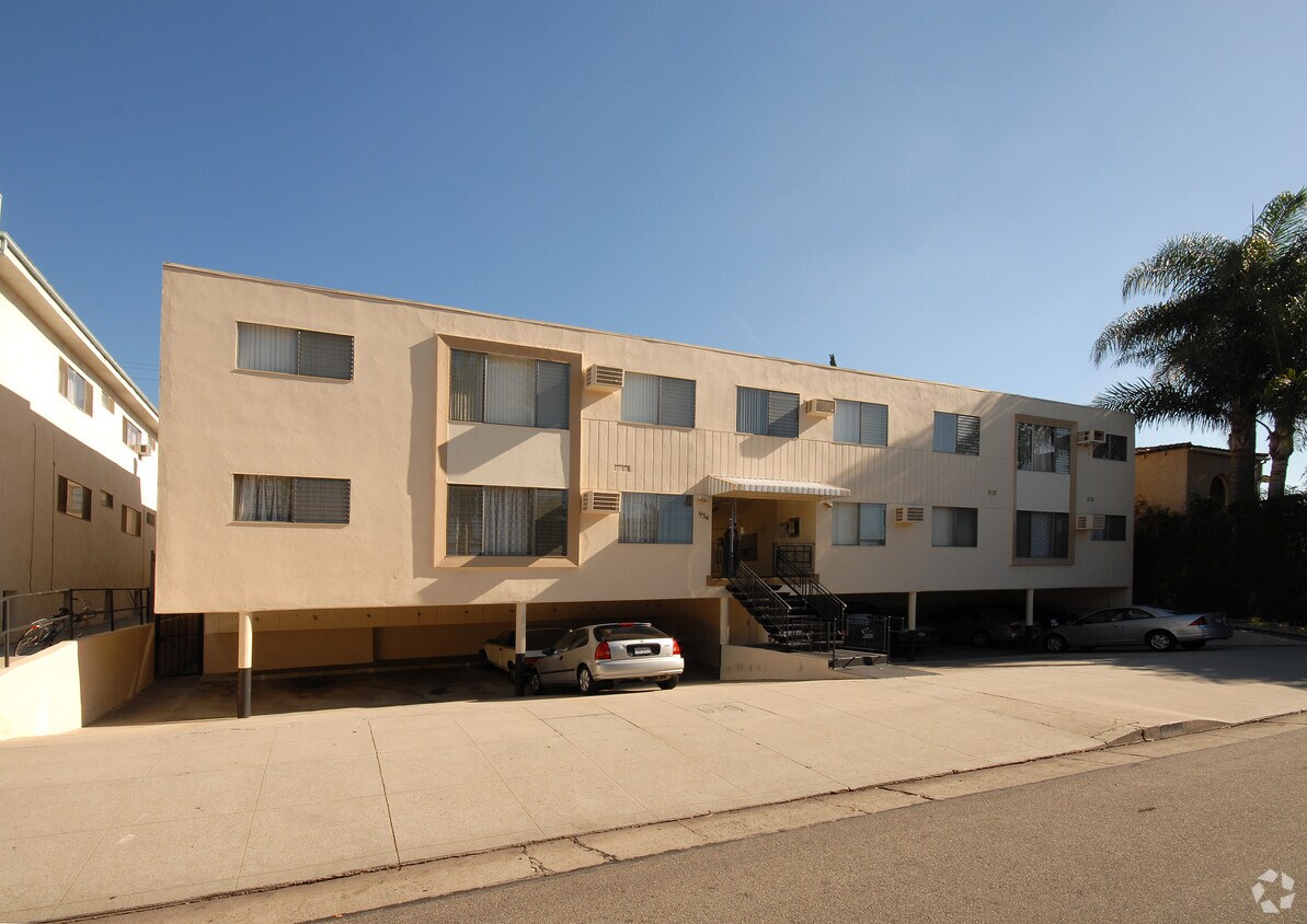 Foto principal - 934 N Gardner St