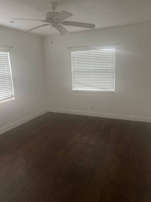 Foto del edificio - 600 NW 16th St