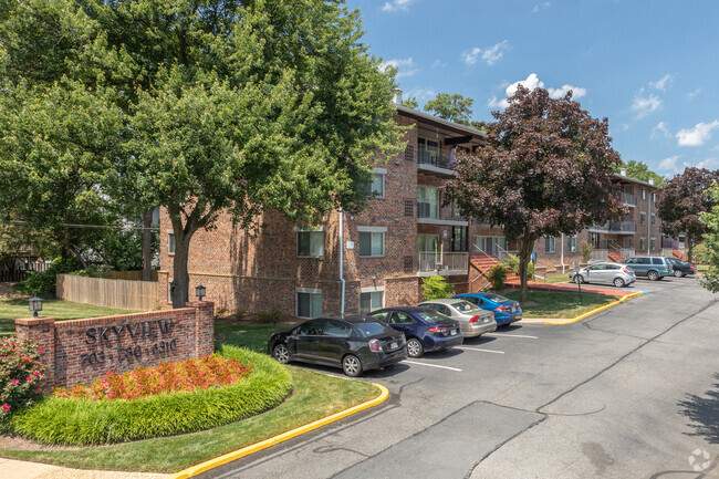 Building Photo - Skyview Apartments