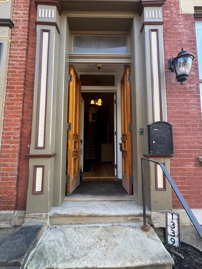 Foto del edificio - 1339 W North Ave