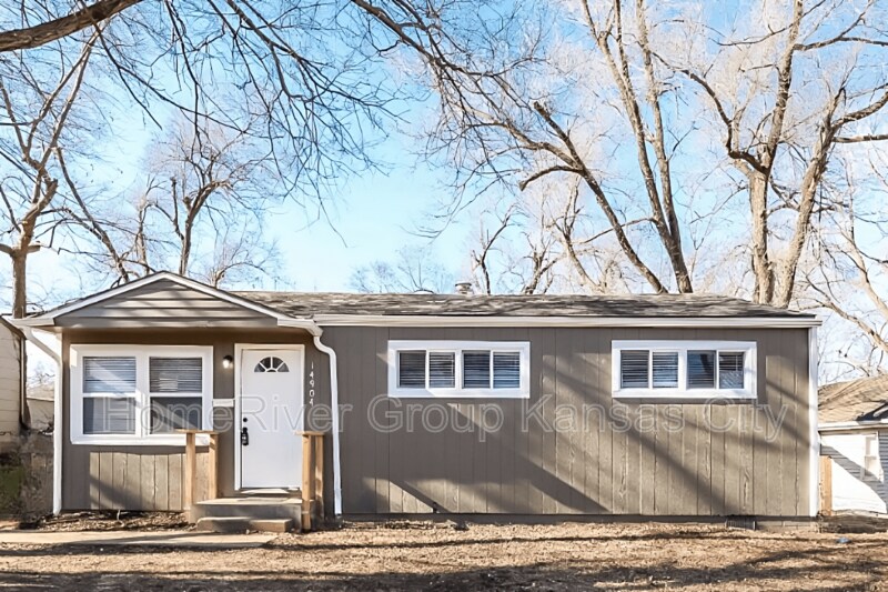 Primary Photo - 14904 Bellaire Ave