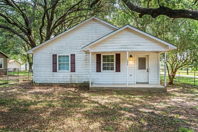 Building Photo - 202 Penick Rd