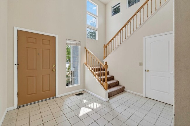 Foto del edificio - 5 Bedroom Home Close to UNR!