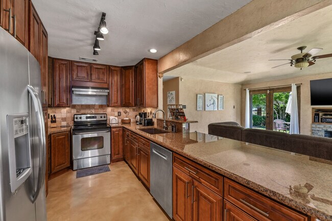 Foto del edificio - 7300 Augusta Cir