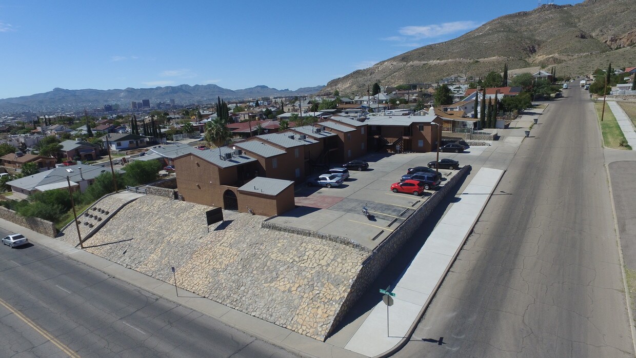 Primary Photo - 2522 Gold Ave