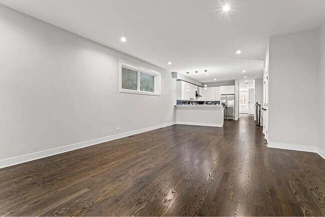 Building Photo - 4827 S St Lawrence Ave