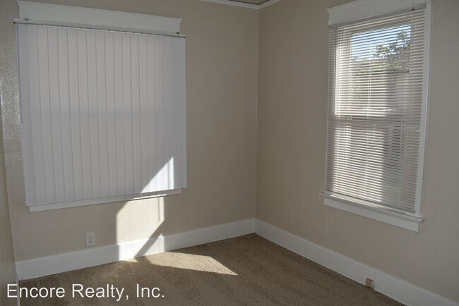 Foto del edificio - 2949-2957 Kalmia St