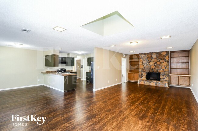 Foto del edificio - 114 Ericson Rd