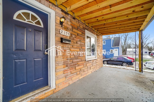 Foto del edificio - 2175 Delavan Dr
