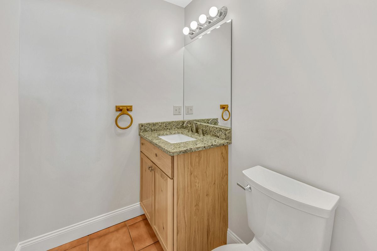 Foto principal - 123 N Hyde Park Ave