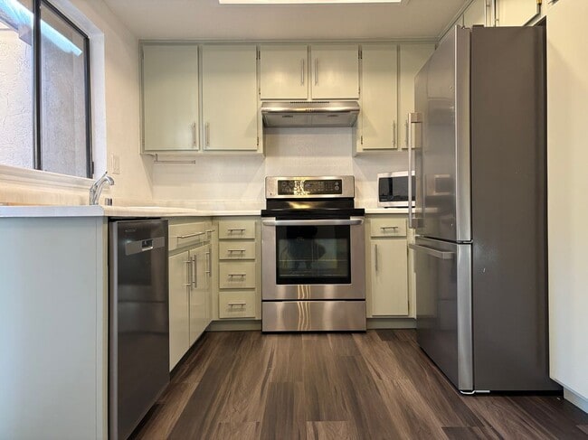 Building Photo - 13 Del Prado Cir