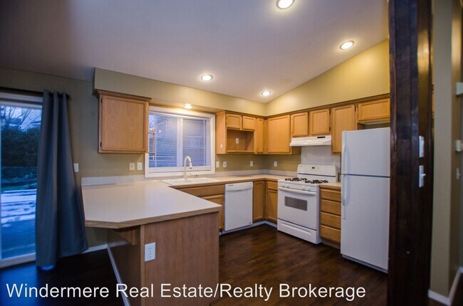 Foto del edificio - 3 br, 2.5 bath House - 7007 77th Ave NE