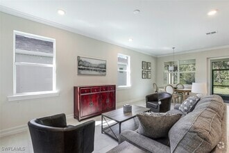 Building Photo - 315 Tamarindo Ln