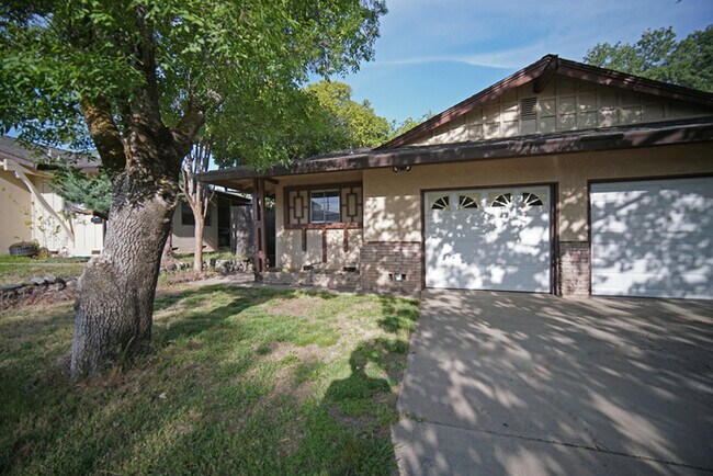 Building Photo - Charming 2 bedroom 1 bathroom in Rocklin!
