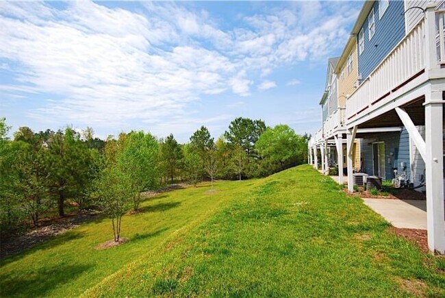 Building Photo - 3 bedroom in Cary NC 27519