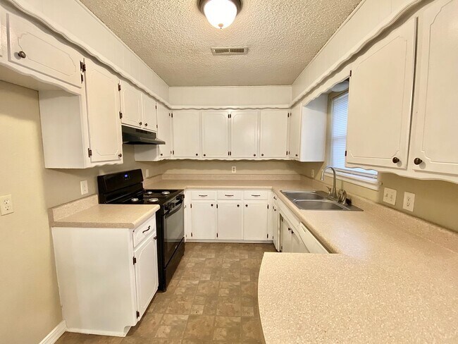 Foto del edificio - Darling Ranch Home with Convenient Locatio...