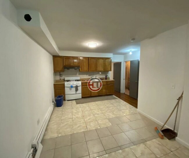 Foto del edificio - 2817 Roebling Ave