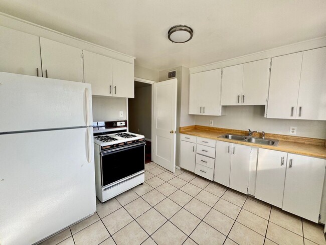 Foto del edificio - 449 Glen View Ct