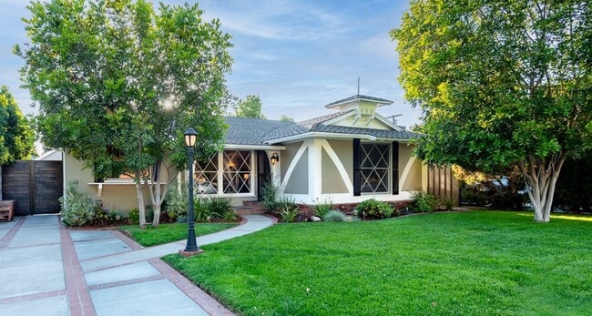 Building Photo - 4829 Atoll Ave