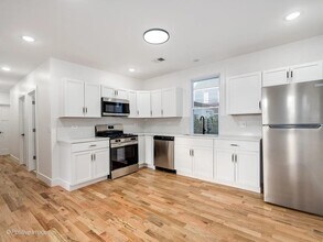 Building Photo - 3016 W 40th St