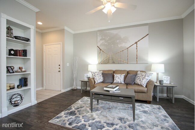 Building Photo - 1 br, 1 bath Flat - 12921 Kuykendahl Rd 690sf