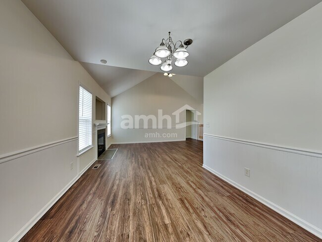 Building Photo - 2405 Joshua Ln