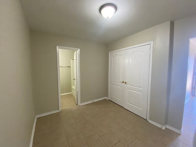 Building Photo - 7131 Glen Terrace