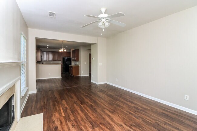 Foto del edificio - 1647 Bradmere Ln