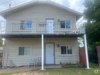 Building Photo - 1207 N Ross Ave